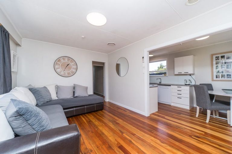 Photo of property in 36 Tararua Terrace, Cloverlea, Palmerston North, 4412