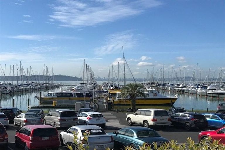 Photo of property in 11m Clearwater Cove, West Harbour, Auckland, 0618