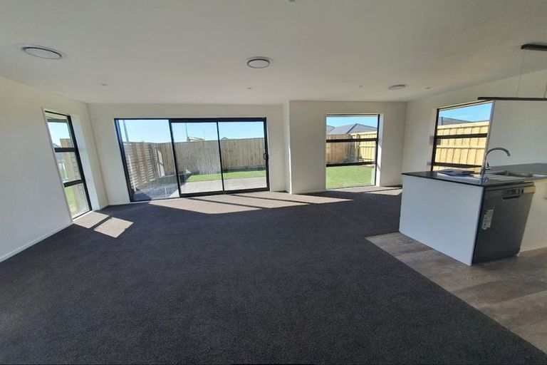 Photo of property in 1 Woodford Avenue, Woodend, 7610