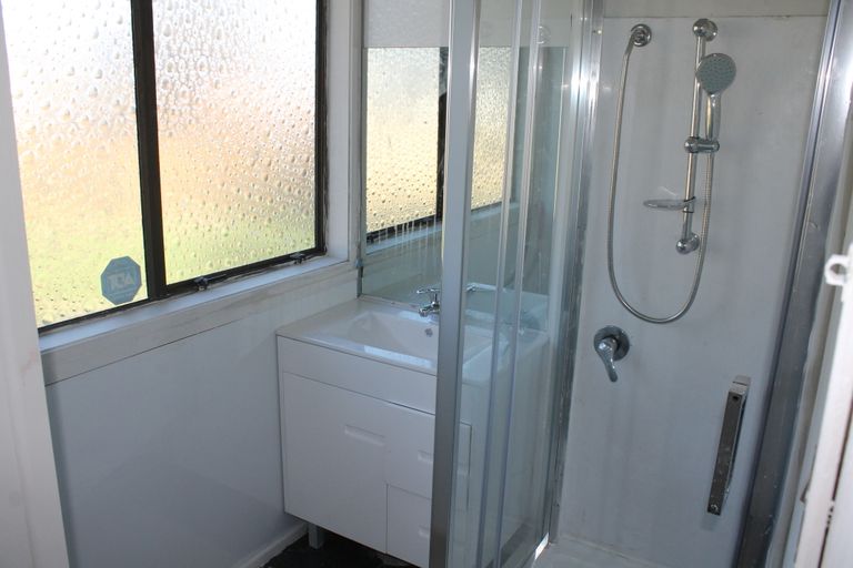 Photo of property in 20 Pukeroa Place, Papakura, 2110