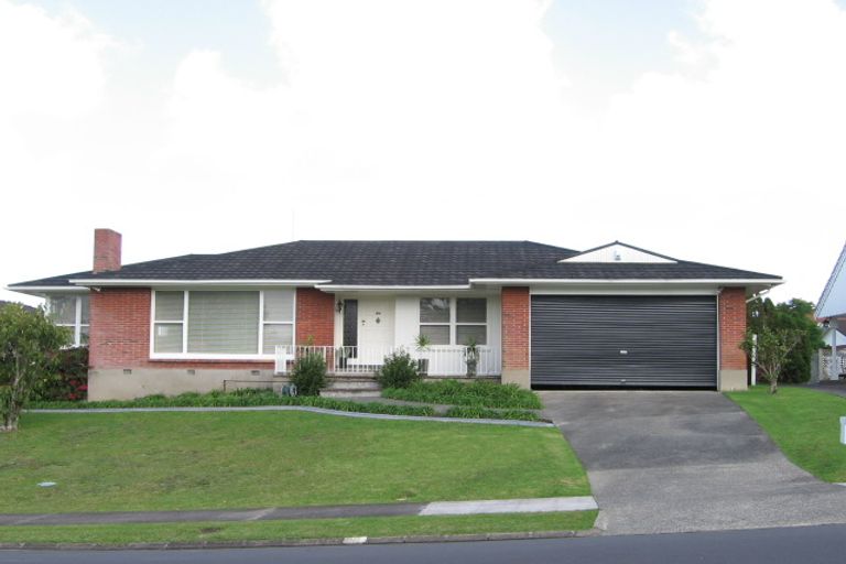 Photo of property in 5 Meadway, Sunnyhills, Auckland, 2010