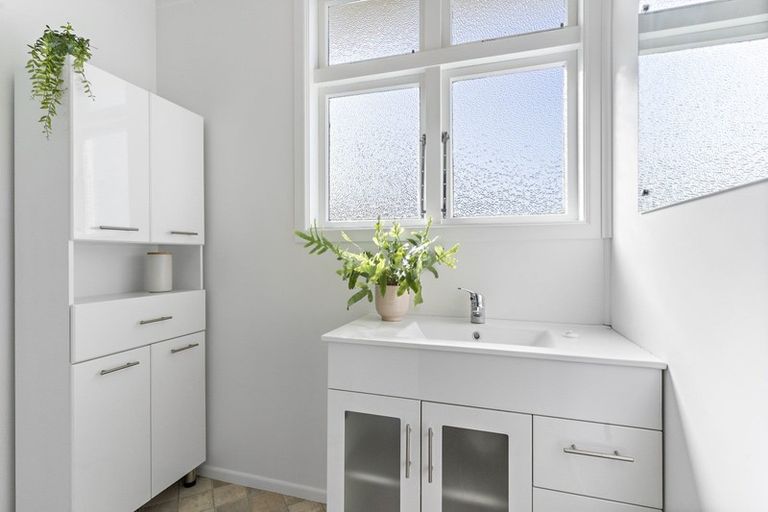 Photo of property in 28 Raglan Street, Lansdowne, Masterton, 5810