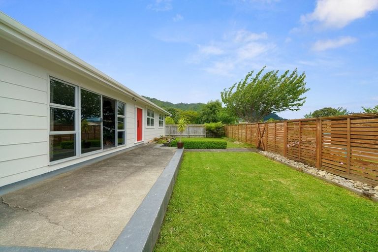 Photo of property in 21 Belvedere Avenue, Waikanae, 5036