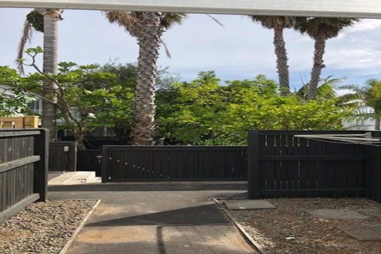 Photo of property in 7/72 Kitchener Road, Milford, Auckland, 0620