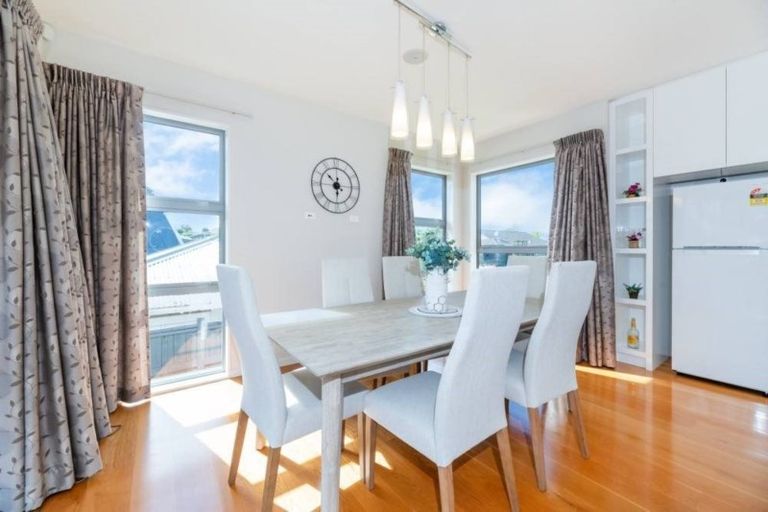 Photo of property in 38a Mark Edward Drive, Half Moon Bay, Auckland, 2012
