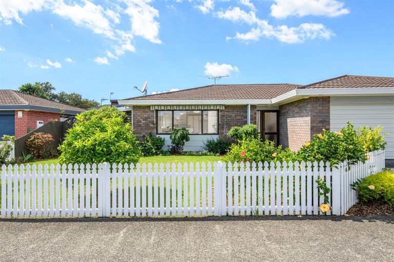Photo of property in 4/39 Swanson Road, Henderson, Auckland, 0610