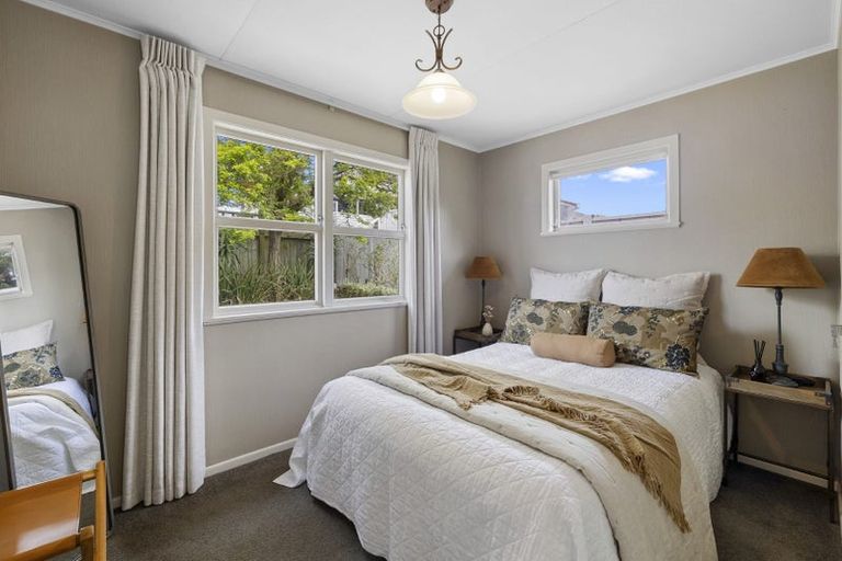 Photo of property in 49a Waiwaka Terrace, Strandon, New Plymouth, 4312