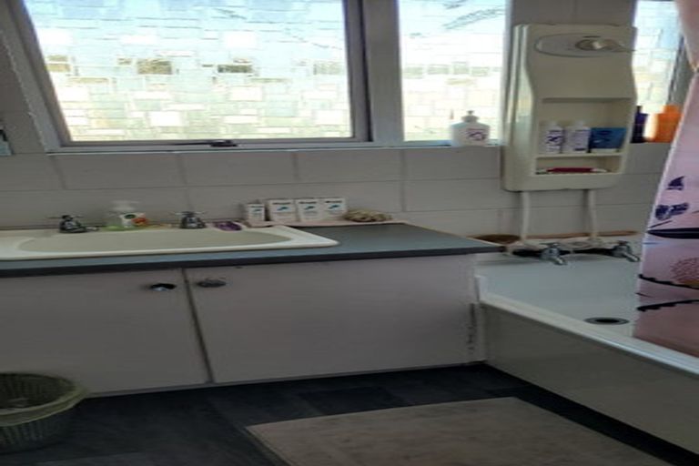 Photo of property in 24 Maire Street, Inglewood, 4330