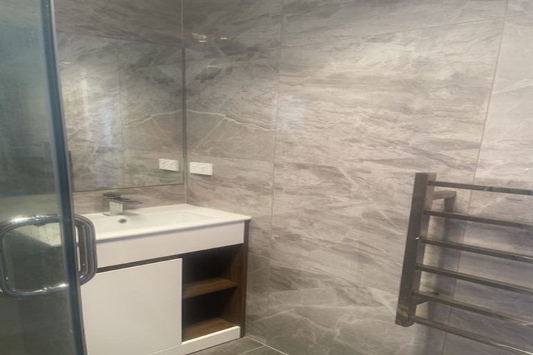 Photo of property in 216 Hillcrest Road, Hillcrest, Hamilton, 3216