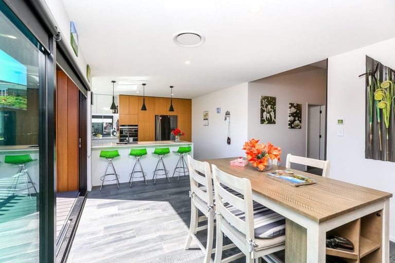 Photo of property in 12 Mackillop Way, Brooklands, New Plymouth, 4310