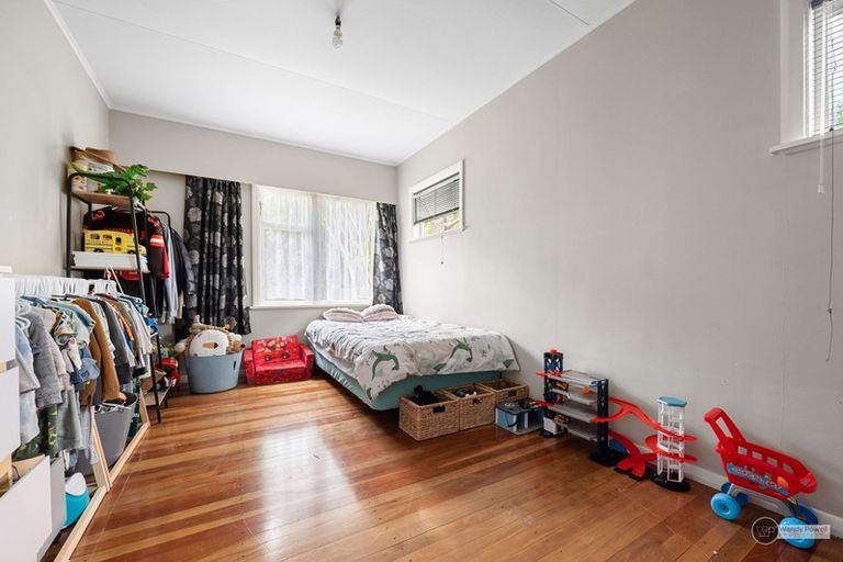 Photo of property in 32 Coast Road, Wainuiomata, Lower Hutt, 5014