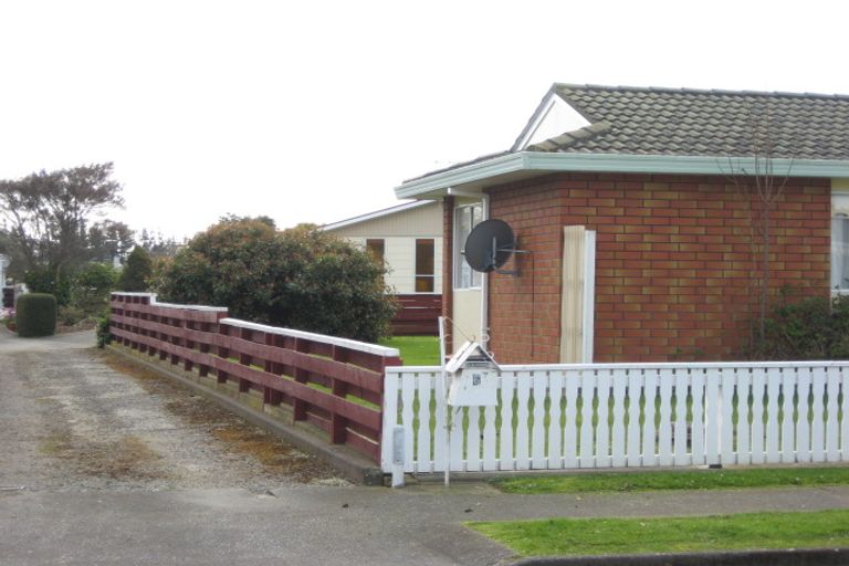 Photo of property in 6 Walker Crescent, Bulls, 4818