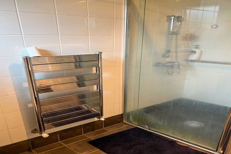 Photo of property in 65 Cleveland Street, Edgeware, Christchurch, 8013