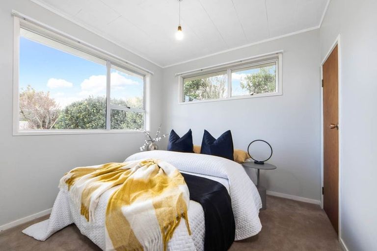 Photo of property in 1 Murillo Place, Henderson, Auckland, 0612