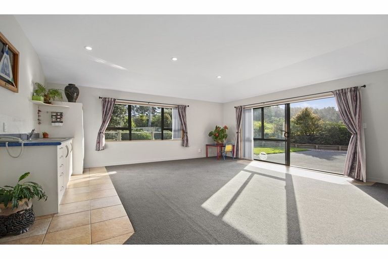 Photo of property in 173 Anzac Road, Waitakere, Auckland, 0816