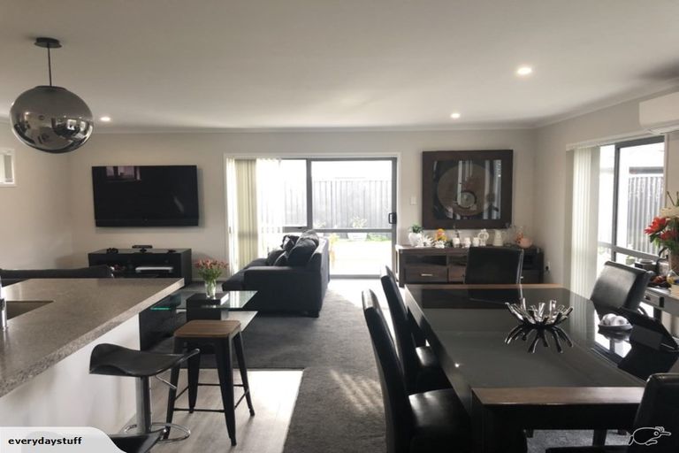 Photo of property in 12 Buddle Road, Wallaceville, Upper Hutt, 5018