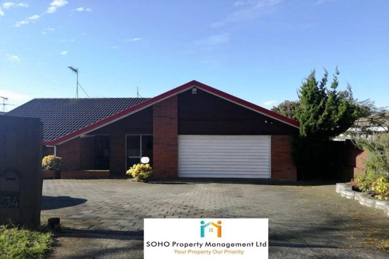 Photo of property in 234 Botany Road, Golflands, Auckland, 2013