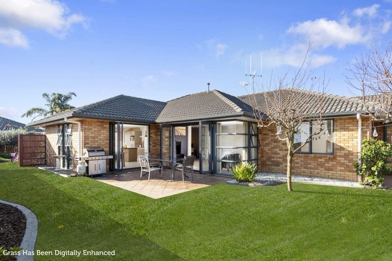 Photo of property in 8 Pat Bishop Place, Papamoa Beach, Papamoa, 3118