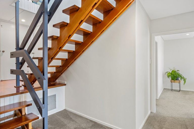 Photo of property in 23 Whareora Terrace, Cashmere, Christchurch, 8022