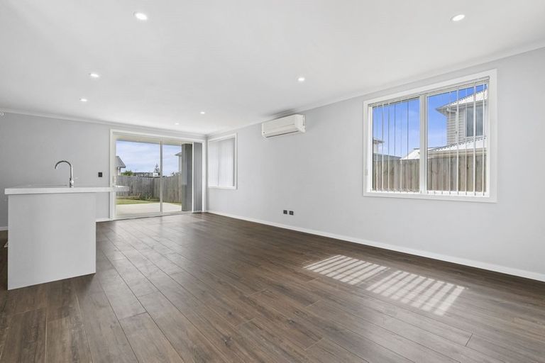 Photo of property in 20 Taukari Road, Takanini, 2112