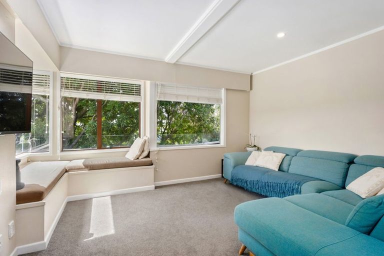 Photo of property in 12 Braemar Road, Rothesay Bay, Auckland, 0630