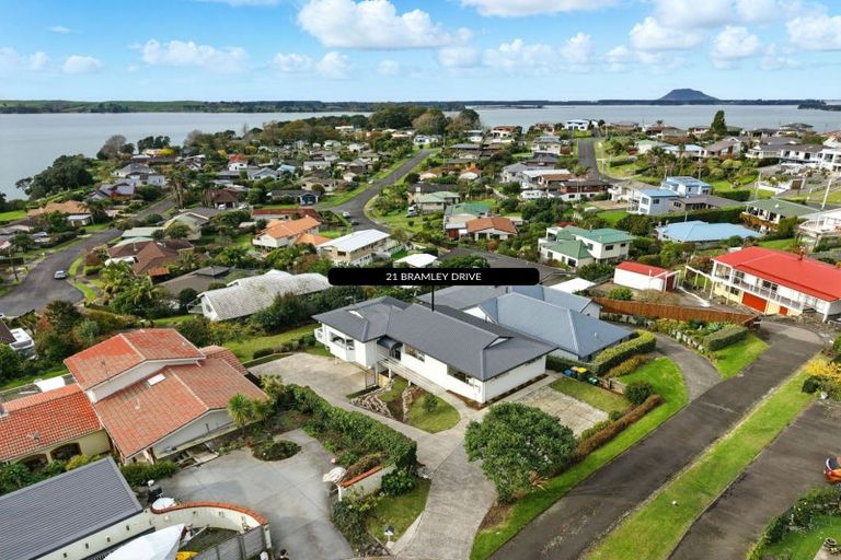Photo of property in 21 Bramley Drive, Omokoroa, 3114