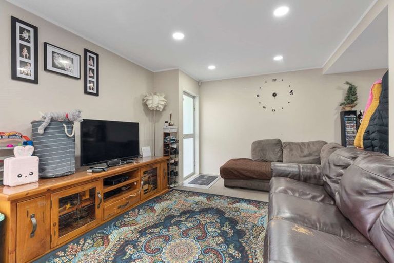 Photo of property in 2/20 Bingara Place, Favona, Auckland, 2024