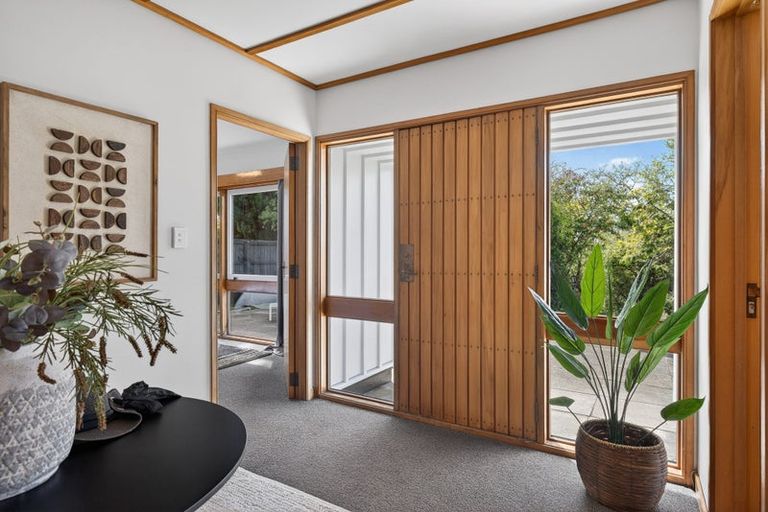 Photo of property in 1 Dyers Pass Road, Cashmere, Christchurch, 8022