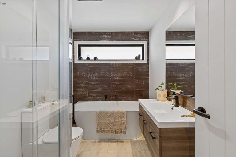 Photo of property in 38 George Fyfe Way, Wakefield, 7025