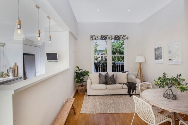 Photo of property in 52a Onslow Street, St Albans, Christchurch, 8014