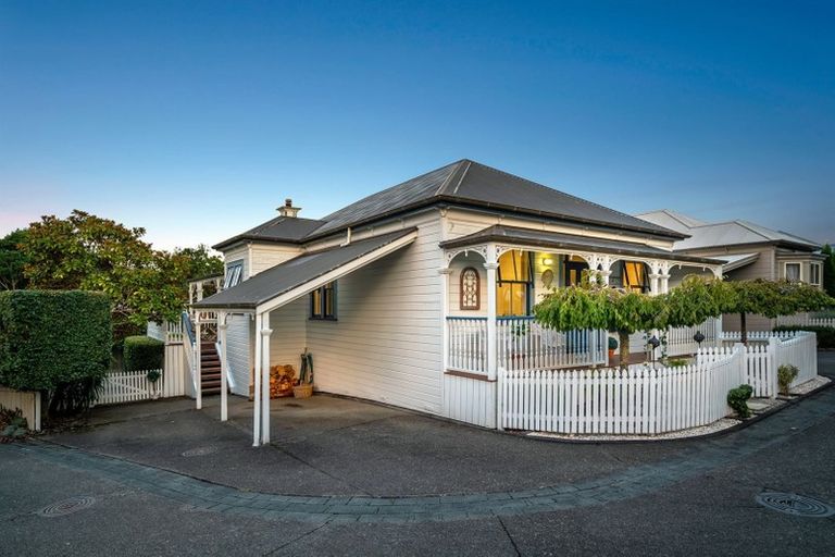 Photo of property in 7/2 Georgia Terrace, Albany, Auckland, 0632