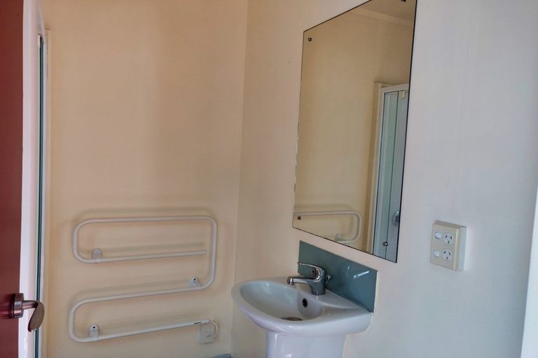 Photo of property in 3 Kelvin Grove, Te Aro, Wellington, 6011