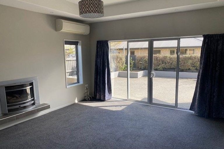 Photo of property in 26 Foresters Crescent, Parklands, Christchurch, 8083