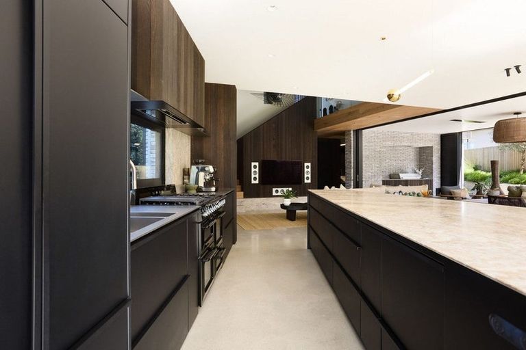 Photo of property in 65 Pitau Road, Mount Maunganui, 3116