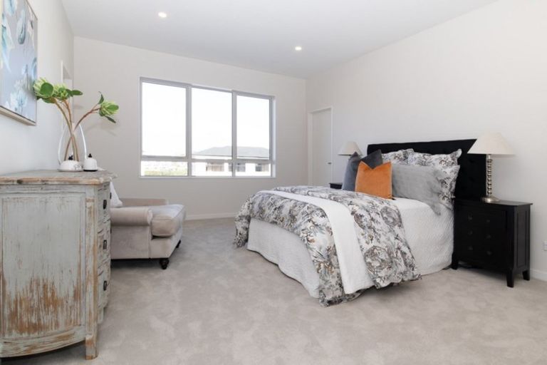 Photo of property in 98 Godfrey Drive, Orewa, 0931