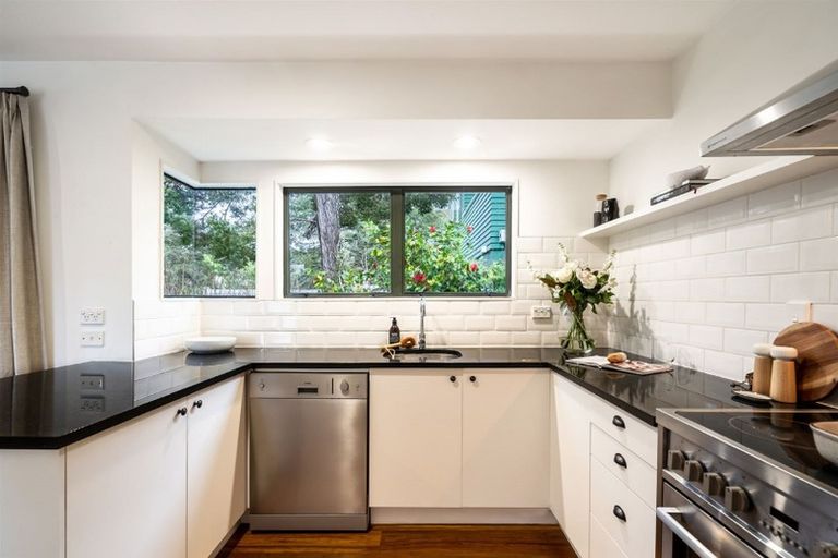 Photo of property in 3 Berne Place, Birkenhead, Auckland, 0626