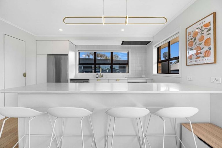 Photo of property in 32 Sandspit Road, Waiuku, 2123