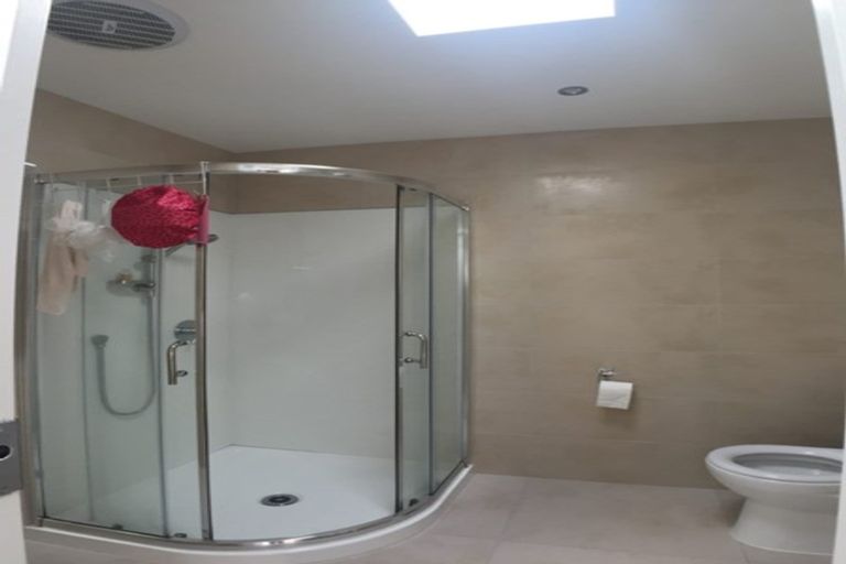 Photo of property in 4/94 Lynwood Road, New Lynn, Auckland, 0600