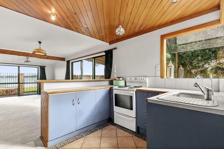 Photo of property in 11 Ronald Avenue, Glenbrook, Waiuku, 2681