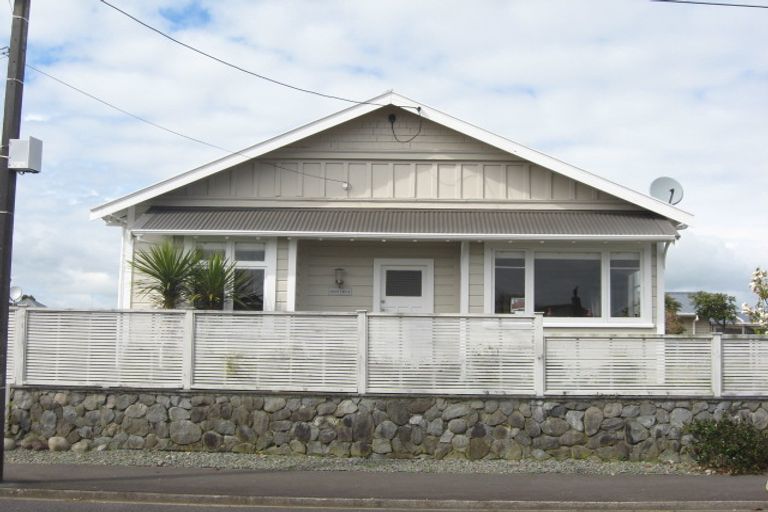 Photo of property in 4 Holsworthy Road, Lower Vogeltown, New Plymouth, 4310