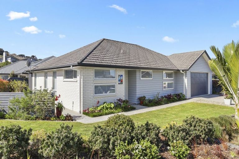 Photo of property in 14 Trevally Place, Snells Beach, 0920