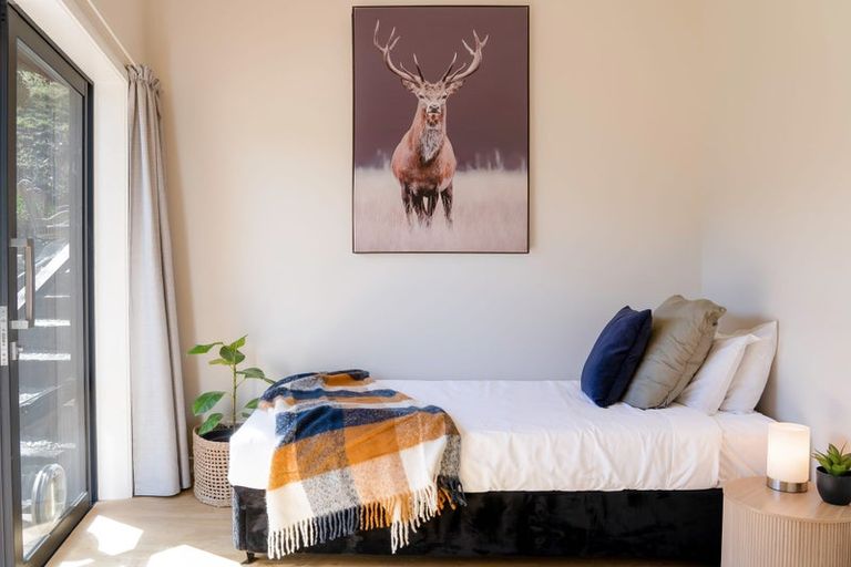 Photo of property in 67 Mcdonnell Road, Arrowtown, 9302