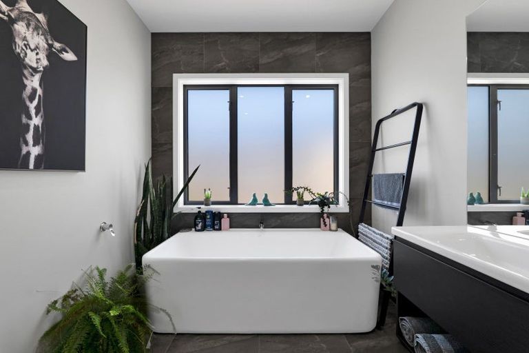 Photo of property in 17 Honeyfield Drive, Whalers Gate, New Plymouth, 4310