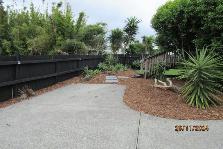 Photo of property in 17 Oreil Avenue, West Harbour, Auckland, 0618