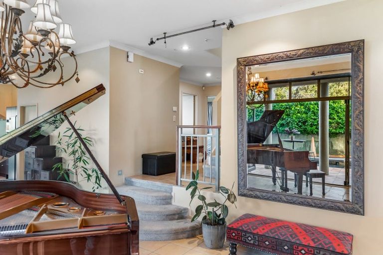 Photo of property in 67 Harbour View Road, Te Atatu Peninsula, Auckland, 0610