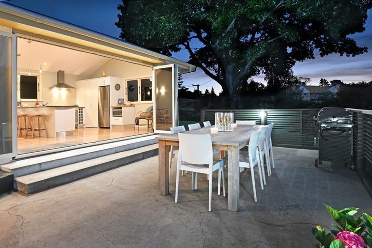 Photo of property in 17 Kopanga Road, Havelock North, 4130