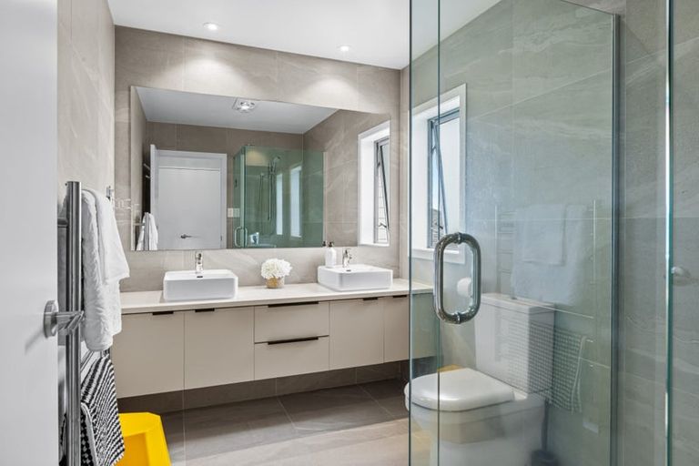 Photo of property in 60 Godfrey Drive, Orewa, 0931