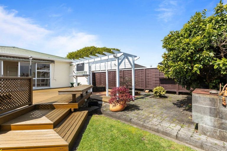 Photo of property in 208 Carrington Street, Vogeltown, New Plymouth, 4310