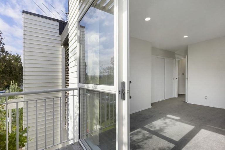 Photo of property in 28 Zabeel Crescent, Takanini, 2112