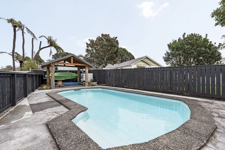 Photo of property in 209a Frankley Road, Frankleigh Park, New Plymouth, 4310